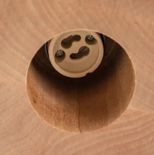 Plafondlamp Ara als houten kubus