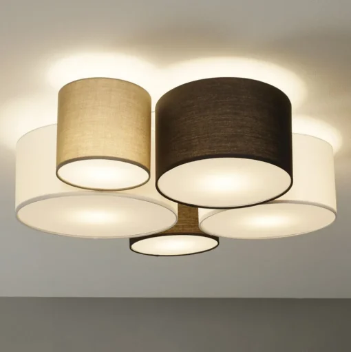 Plafondlamp Hotel met vijf textiel lampenkappen
