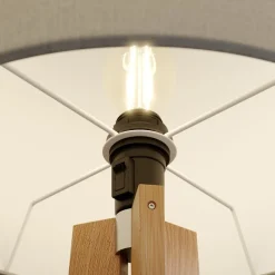 Quitani vloerlamp Nida, houten frame, witte kap