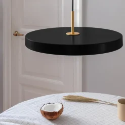UMAGE Asteria medium hanglamp messing zwart