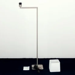 Vloerlamp Carlton, mat nikkel