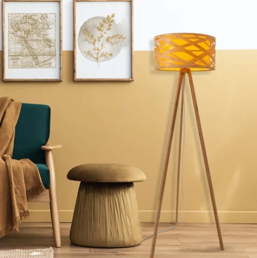 Vloerlamp Finja met statiefframe van bamboe