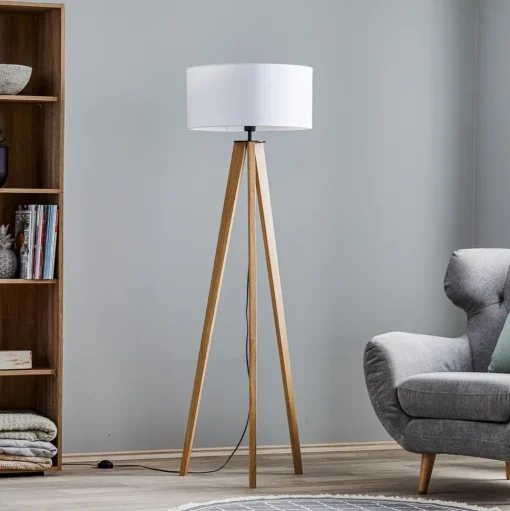 Vloerlamp Maira, driepoot, eiken geolied, wit