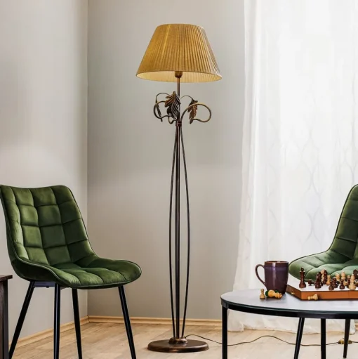 Vloerlamp Quercia, stoffen kap en eikenbladeren