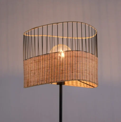 Vloerlamp Reed van hout en metaal