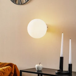 Wandlamp Dione, wandbevestiging wit