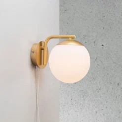 Wandlamp Grant met stekker, messing