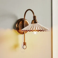 Wandlamp Rosina, brons met roze keramische kap