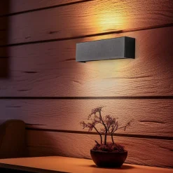 Wandlamp Straight XS, breedte 26 cm, zwart