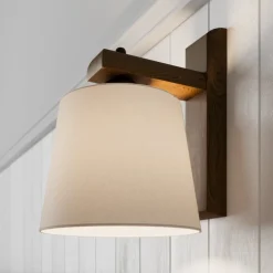 Wandlamp Sweden met houten frame, notenhout eiken